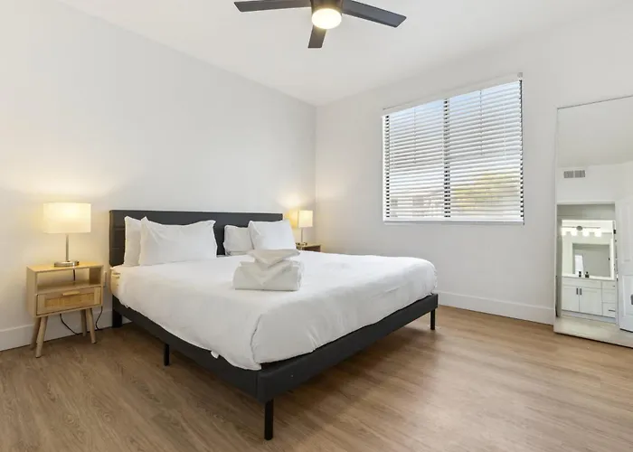 Cozysuites By The Stadium With Pool 26 * Glendale