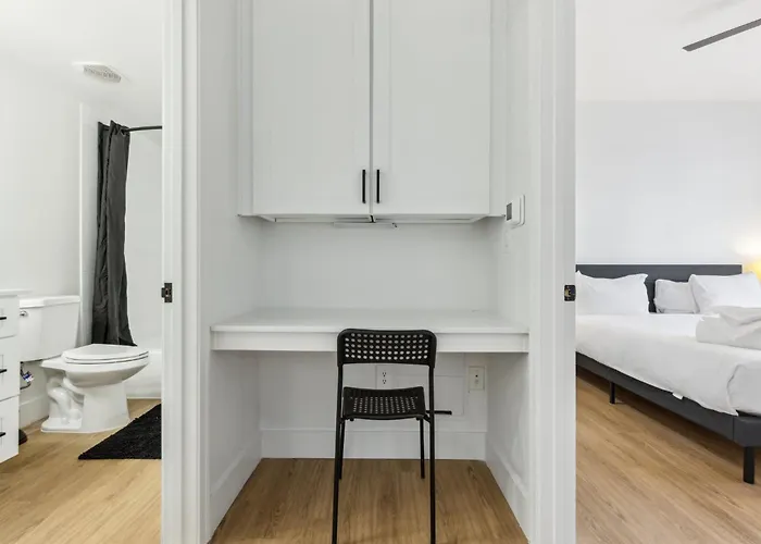 Cozysuites By The Stadium With Pool 26 Apartment Glendale