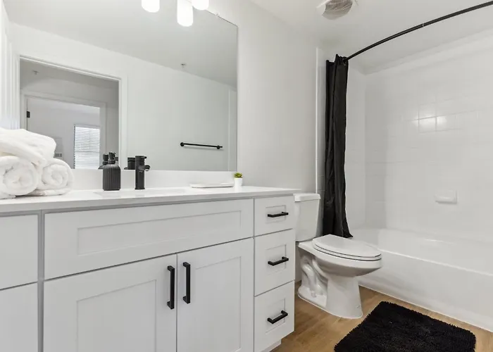 Cozysuites By The Stadium With Pool 26 Apartment *