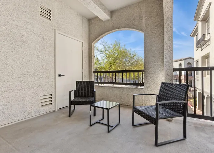 Cozysuites By The Stadium With Pool 26 * Glendale