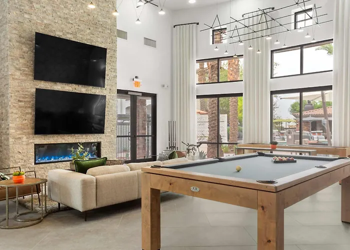 Cozysuites By The Stadium With Pool 26 * Glendale