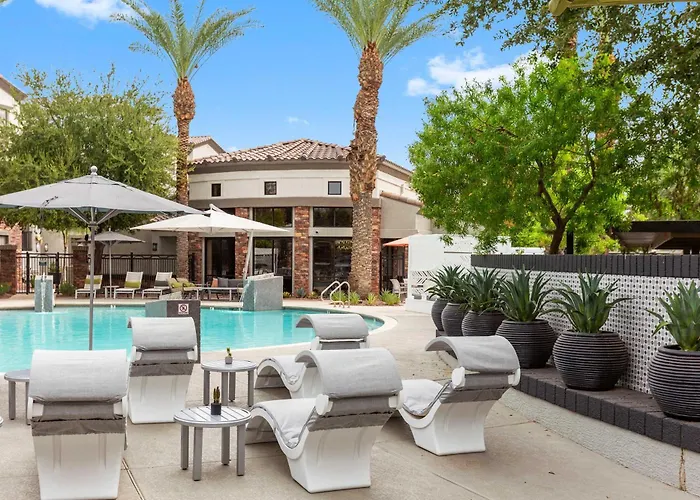 Cozysuites By The Stadium With Pool 26
