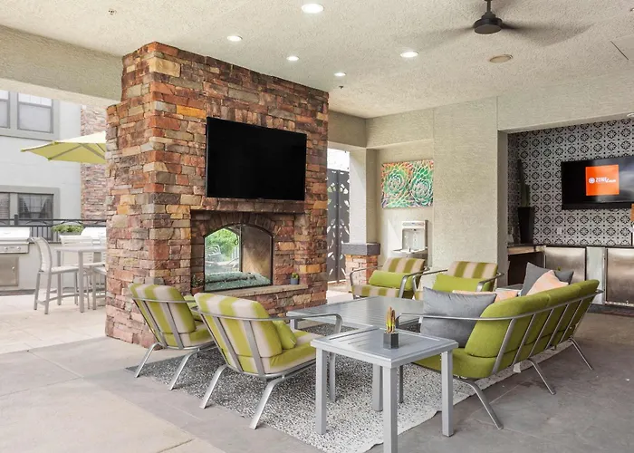 Cozysuites By The Stadium With Pool 26 * Glendale
